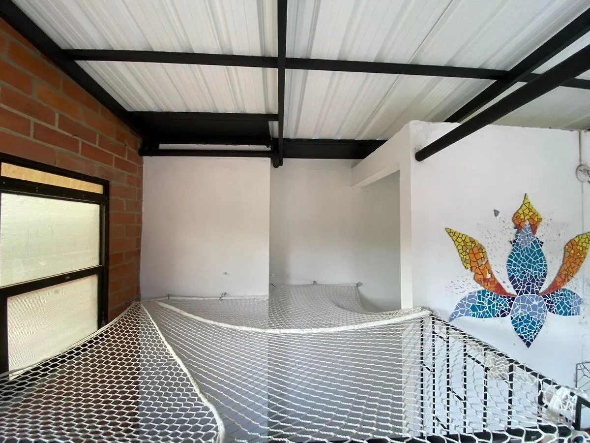 Habitaciones En Casa Ithaca En Floresta - Santa Lucia Medellín Colombia