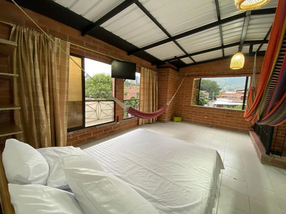 Apartamento Habitaciones En Casa Ithaca En Floresta - Santa Lucia Medellín