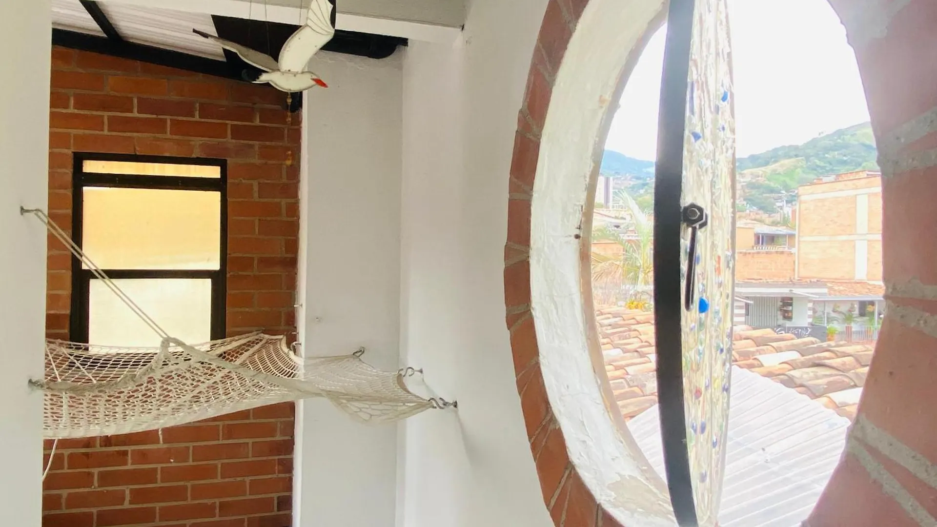 Habitaciones En Casa Ithaca En Floresta - Santa Lucia Medellín 0*,