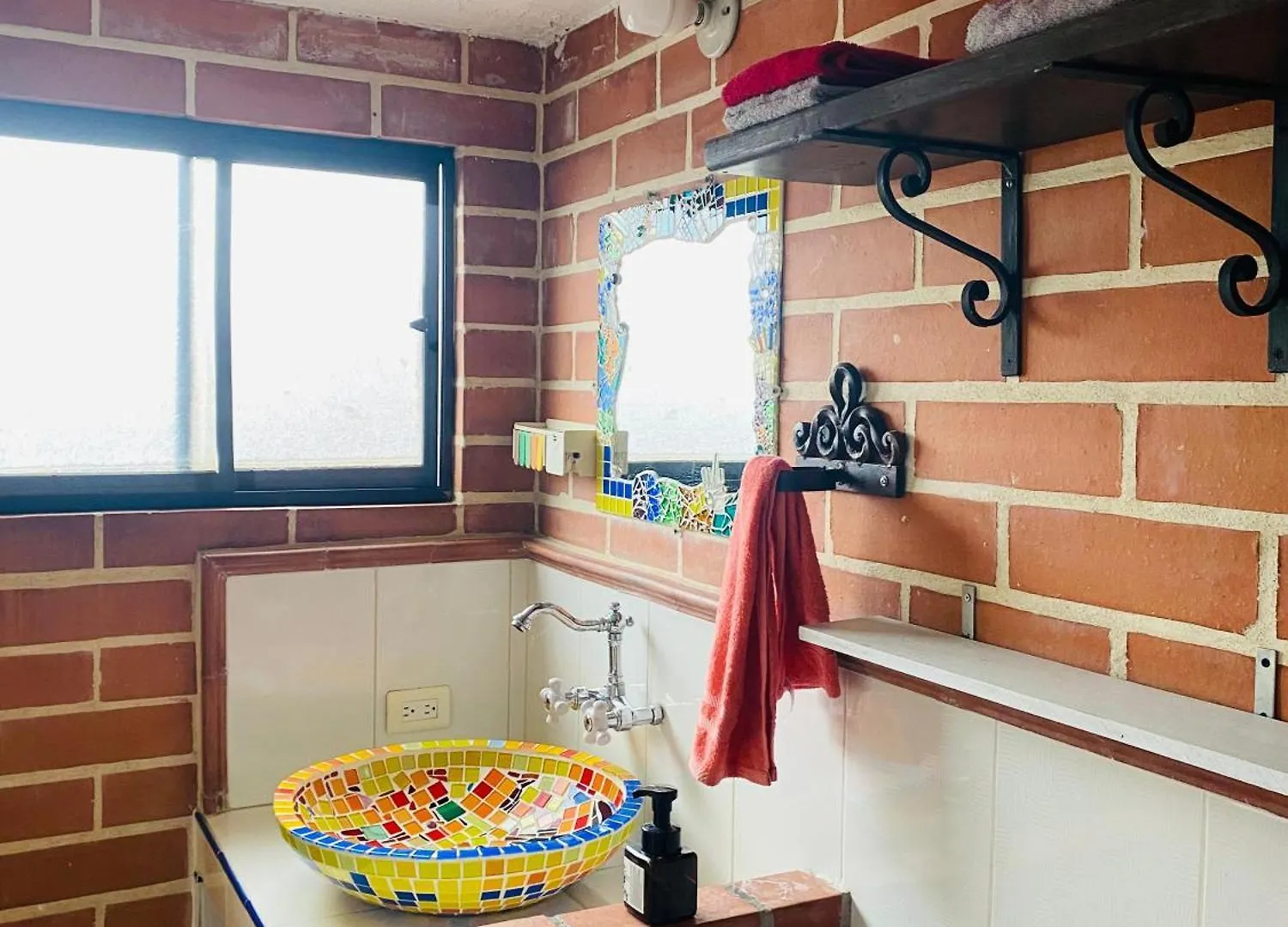 Habitaciones En Casa Ithaca En Floresta - Santa Lucia Medellín Colombia