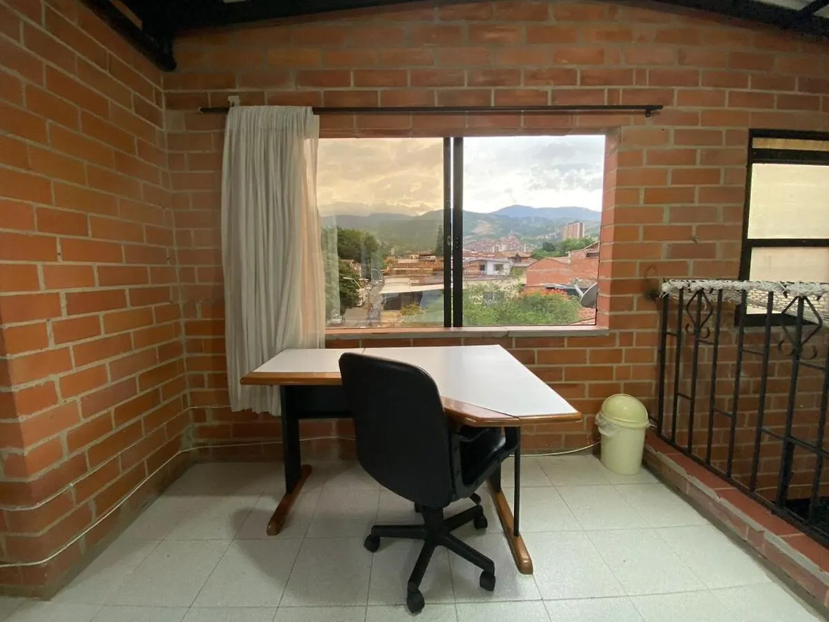 Habitaciones En Casa Ithaca En Floresta - Santa Lucia Medellín 0*,  Colombia